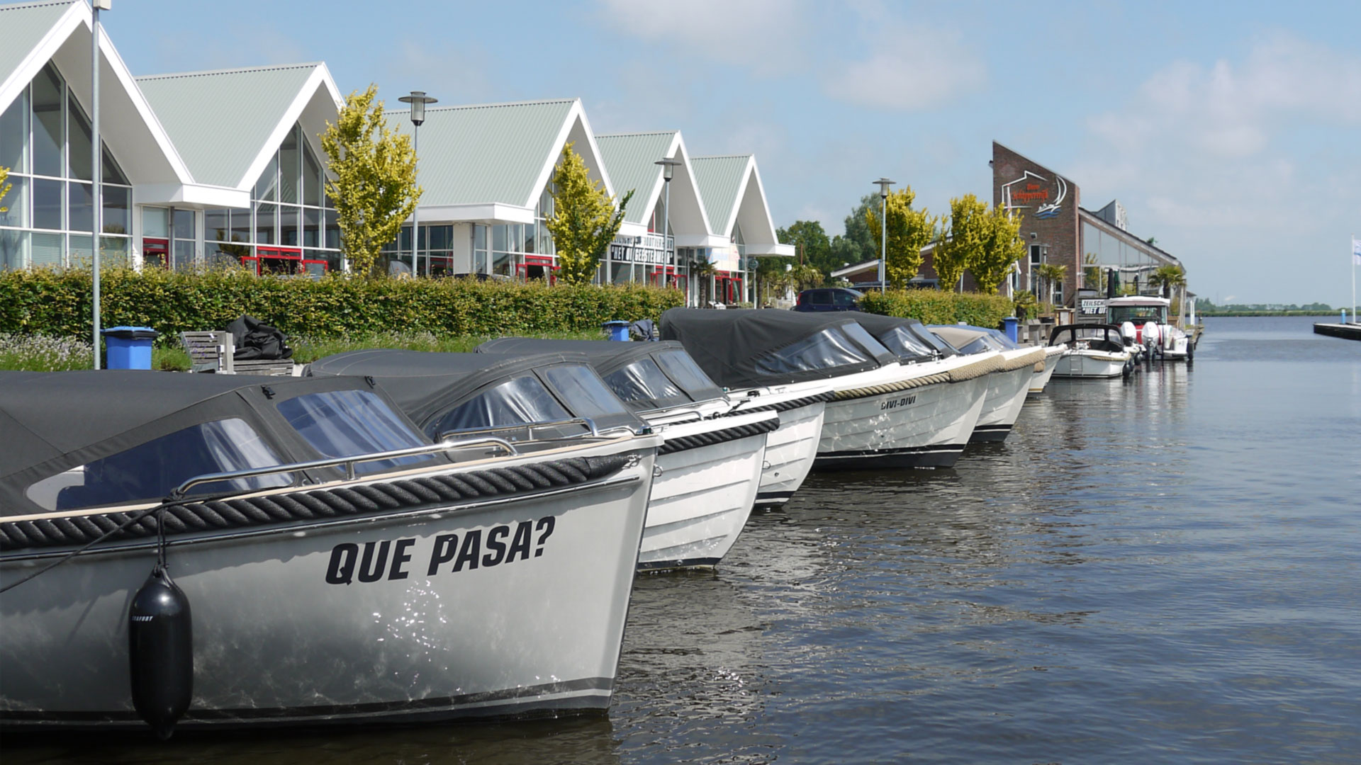 Uitgeest ligt op 30 minuten varen van de Zaansse Schans